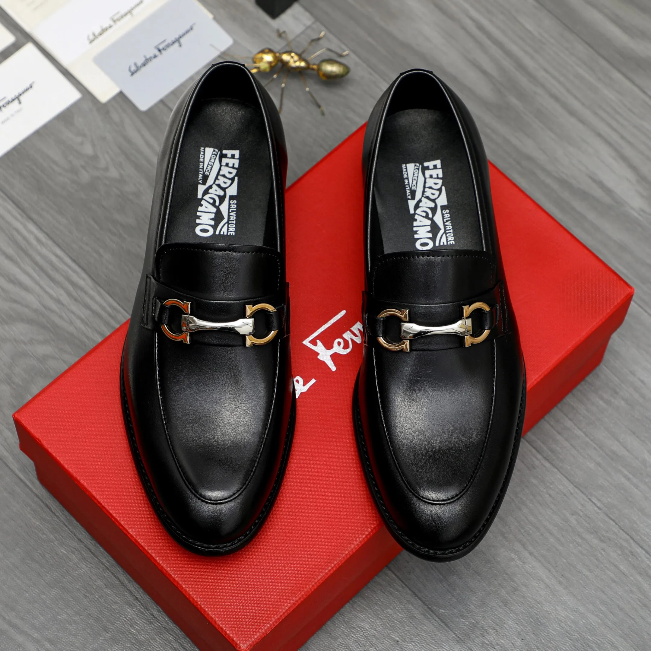 Men's shoes 💰420 Product trademark: Ferragamo " Ferragamo ] Business slip-on leather shoes Regular size: 39-45 (38.46 custom-made, non-refundable) Product materials: Selected high-quality cowhide upper, sheepskin lining, original rubber outsole